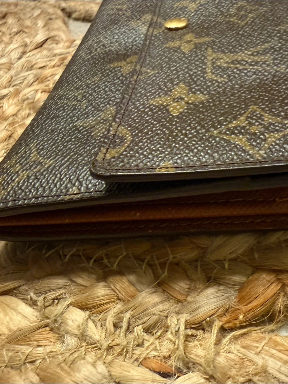 Louis Vuitton Monogram Wallet (needs updated snap)